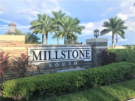 2142 Harwick Circle SW Vero Beach FL 32968
