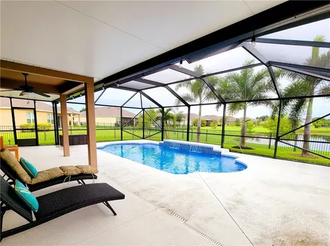 2142 Harwick Circle SW Vero Beach FL 32968