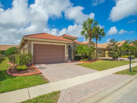 6360 Astor Place Vero Beach FL 32966