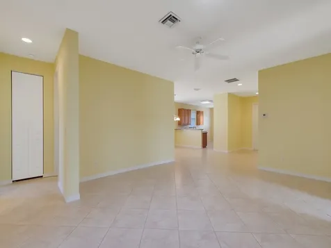 6360 Astor Place Vero Beach FL 32966