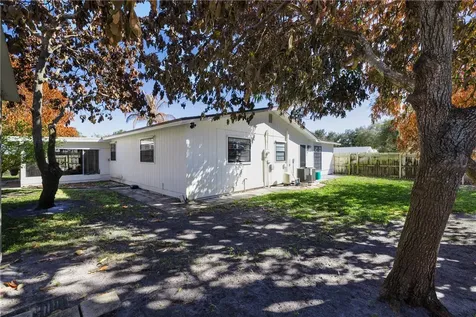221 Caprol Lane Sebastian FL 32958