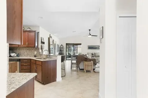 32 Ipanema Way Fort Pierce FL 34951