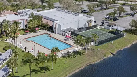 32 Ipanema Way Fort Pierce FL 34951