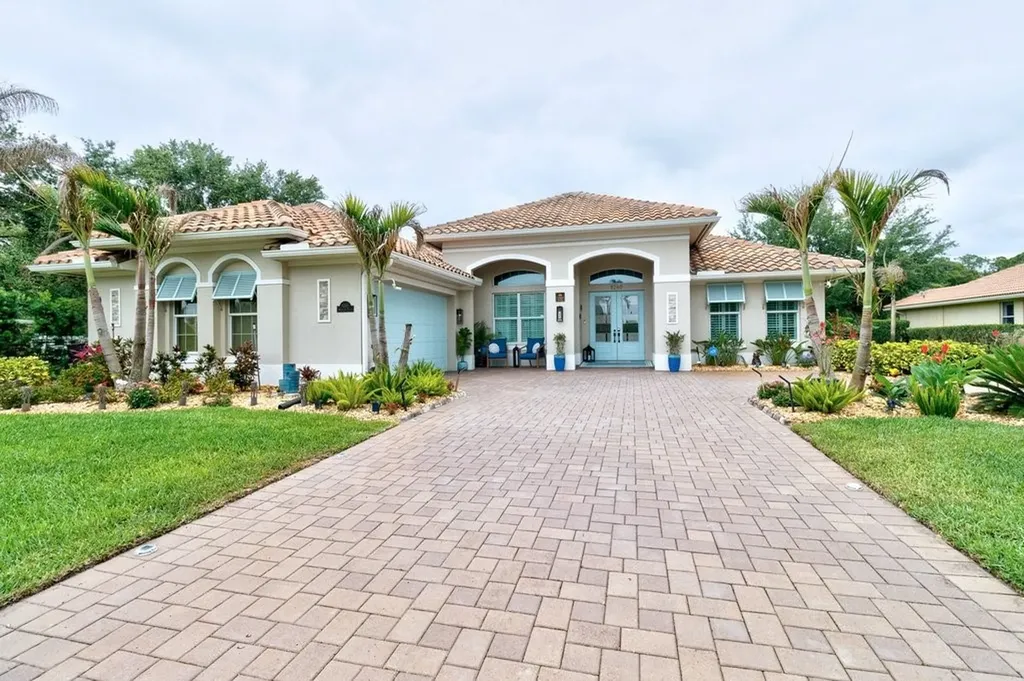 8260 Meredith Place Vero Beach FL 32968