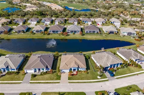 9256 Orchid Cove Circle Vero Beach FL 32963