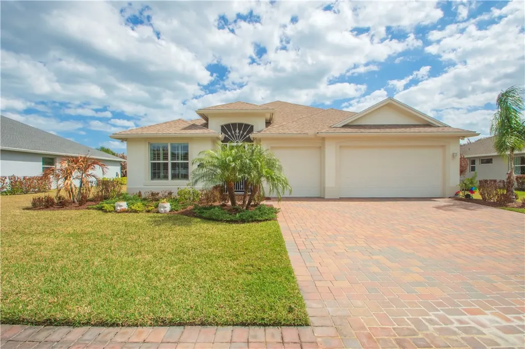 8330 Summer Lake Drive Vero Beach FL 32967