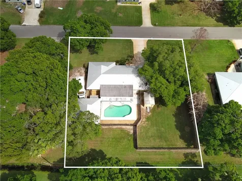 855 29th Court Vero Beach FL 32960