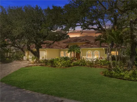 330 Marbrisa Drive Vero Beach FL 32963