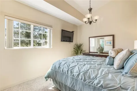 512 7th Square Vero Beach FL 32962