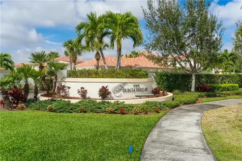 512 7th Square Vero Beach FL 32962
