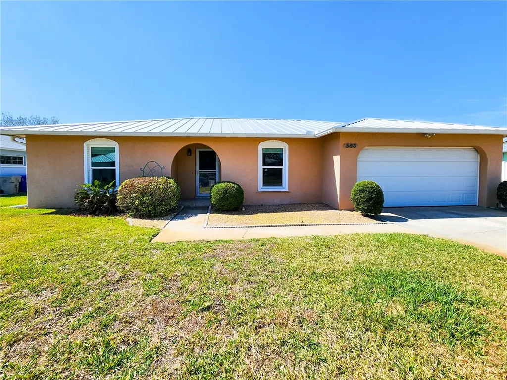 585 24th Avenue Vero Beach FL 32962