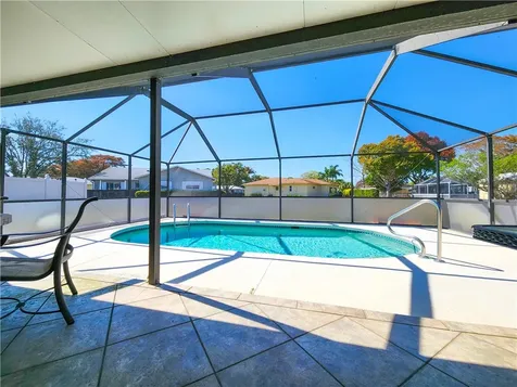 585 24th Avenue Vero Beach FL 32962