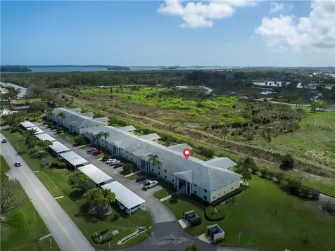 395 Grove Isle Circle Vero Beach FL 32962