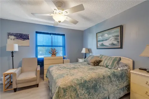 395 Grove Isle Circle Vero Beach FL 32962