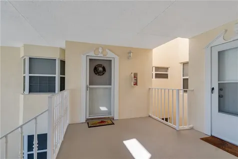 395 Grove Isle Circle Vero Beach FL 32962