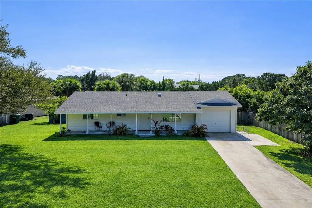 869 Wentworth Street Sebastian FL 32958