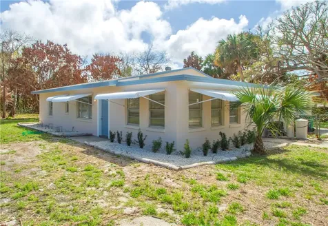 2105 Donald Avenue Fort Pierce FL 34946