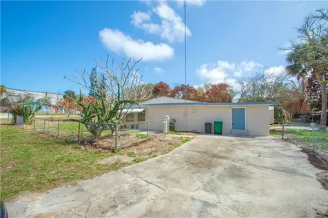 2105 Donald Avenue Fort Pierce FL 34946