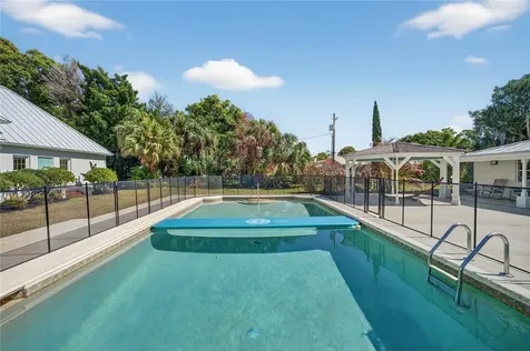 4945 16th Street Vero Beach FL 32966