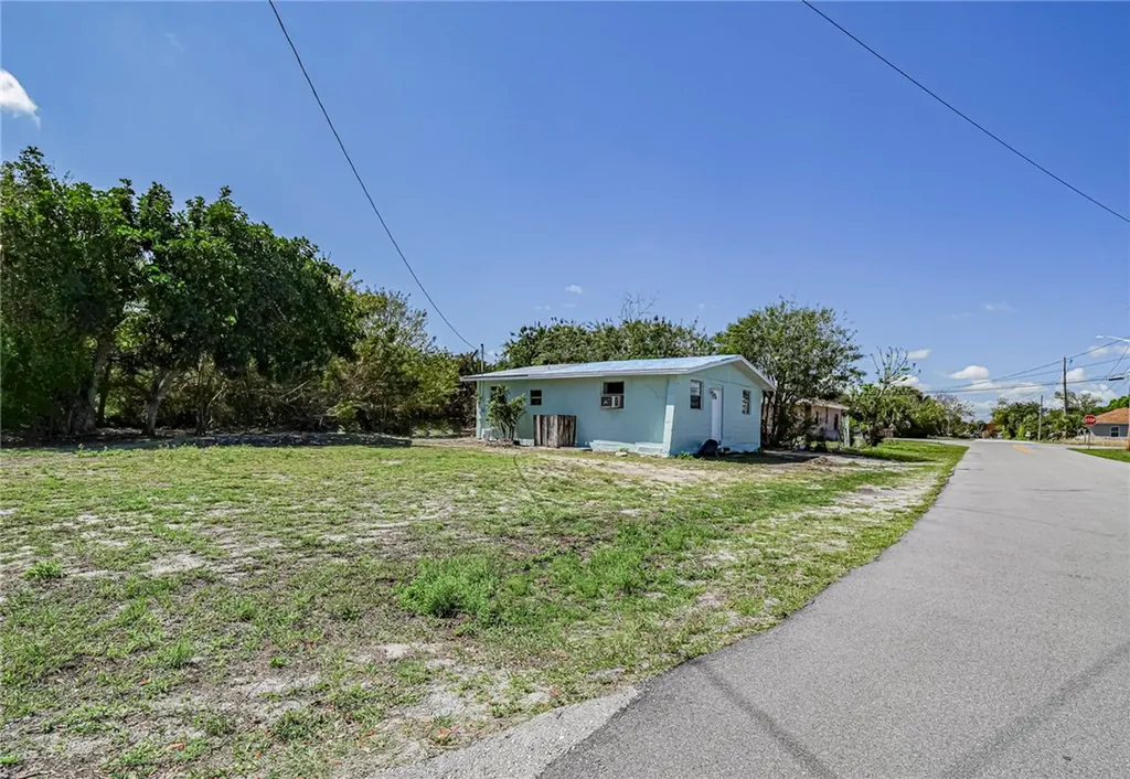 2431 42nd Place Vero Beach FL 32967