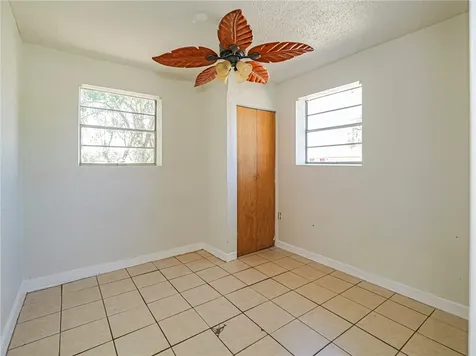 2431 42nd Place Vero Beach FL 32967