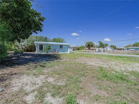 2431 42nd Place Vero Beach FL 32967