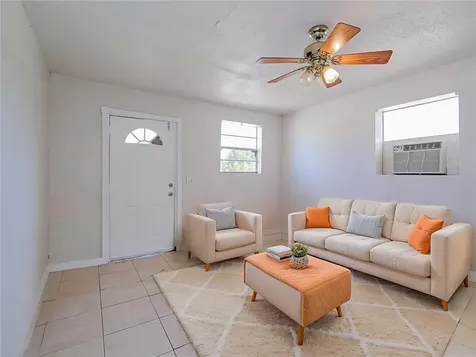 2431 42nd Place Vero Beach FL 32967