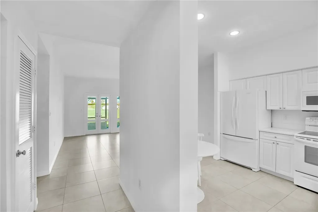 5040 Harmony Circle Vero Beach FL 32967