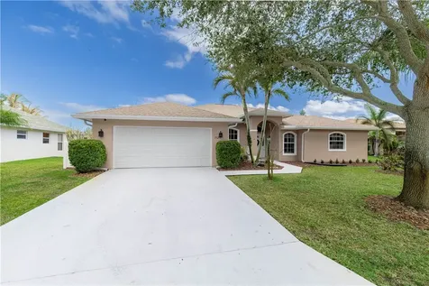 152 35th Square SW Vero Beach FL 32968