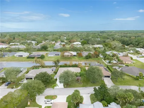 152 35th Square SW Vero Beach FL 32968
