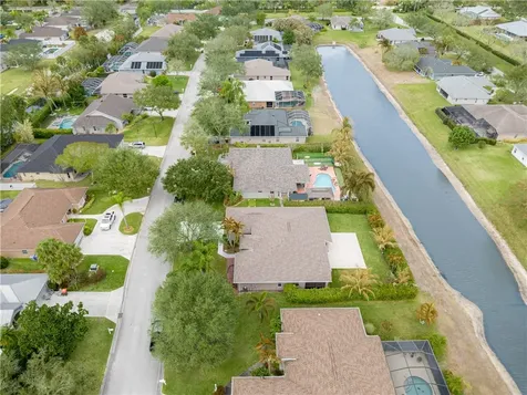 152 35th Square SW Vero Beach FL 32968