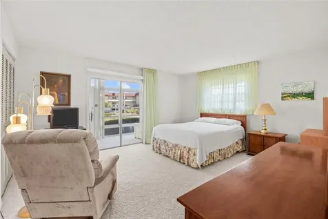 98 Spring Lake Drive Vero Beach FL 32962