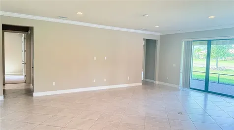 5089 Pendelton Square Vero Beach FL 32967