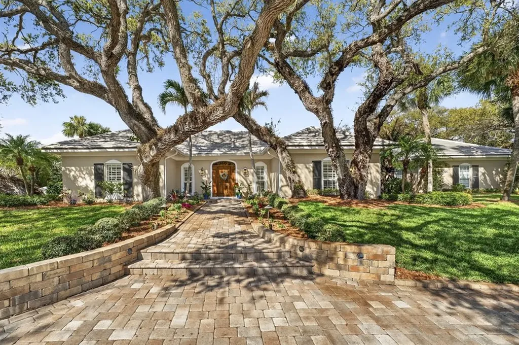 4691 Pebble Bay Circle Vero Beach FL 32963