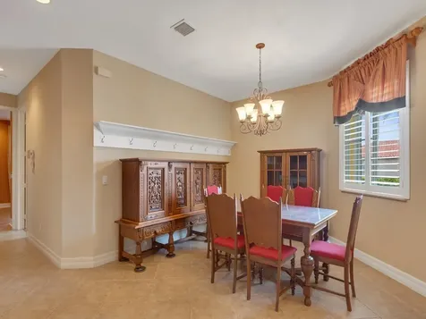 6305 Oxford Circle Vero Beach FL 32966