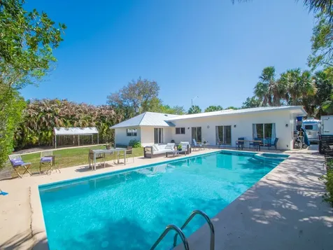 527 E Causeway Boulevard Vero Beach FL 32963