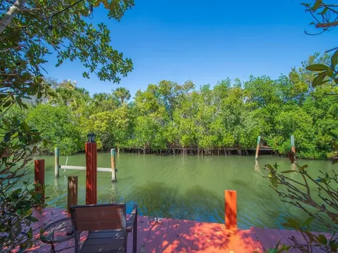 527 E Causeway Boulevard Vero Beach FL 32963