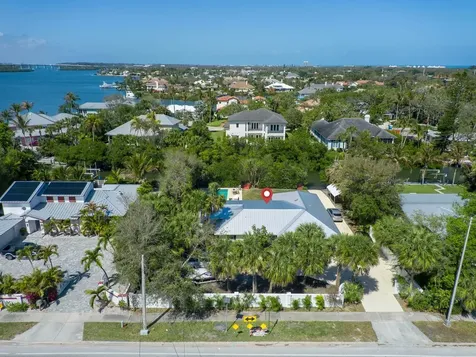 527 E Causeway Boulevard Vero Beach FL 32963