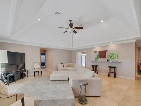 527 E Causeway Boulevard Vero Beach FL 32963