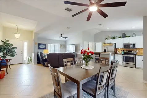 591 High Hawk Circle Vero Beach FL 32962