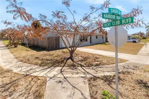 250 Harbour Drive E Indian Harbour Beach FL 32937