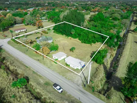 2840 41st Street Vero Beach FL 32967