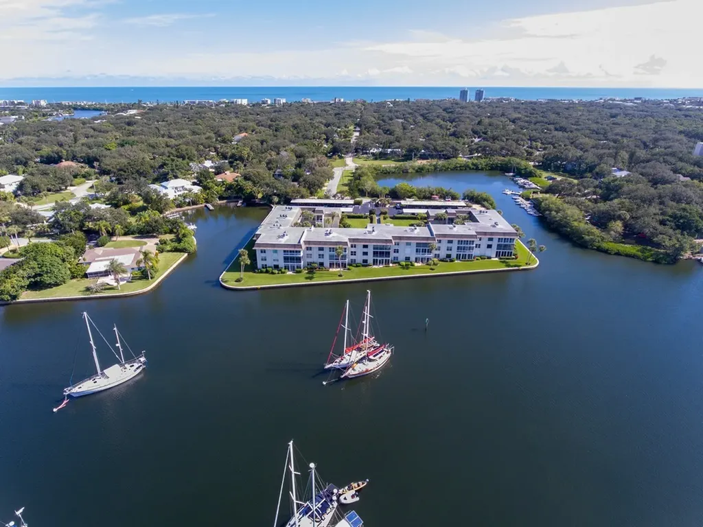 200 Greytwig Road Vero Beach FL 32963