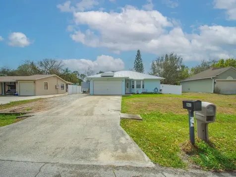 841 Tarpon Avenue Sebastian FL 32958