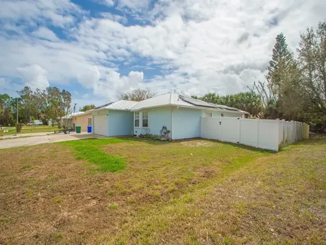 841 Tarpon Avenue Sebastian FL 32958