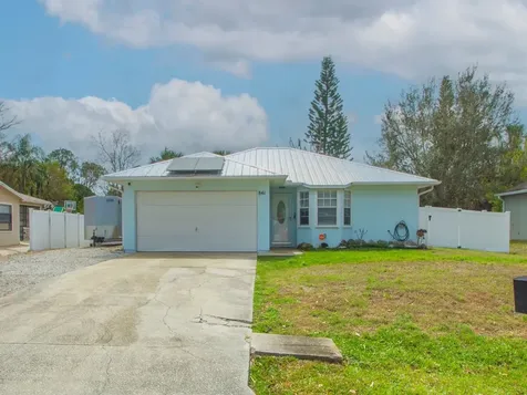 841 Tarpon Avenue Sebastian FL 32958