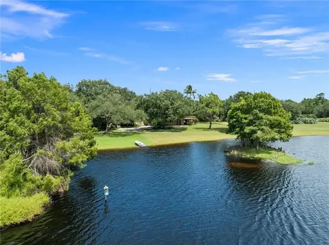 5051 Tozour Road Fort Pierce FL 34946