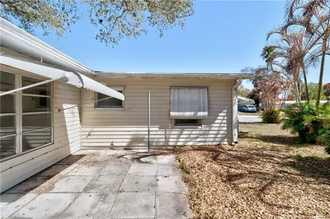 2233 2nd Street SW Vero Beach FL 32962