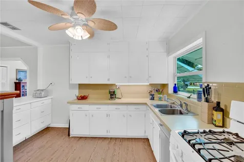 2746 1st Street Vero Beach FL 32968