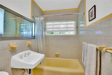 2746 1st Street Vero Beach FL 32968